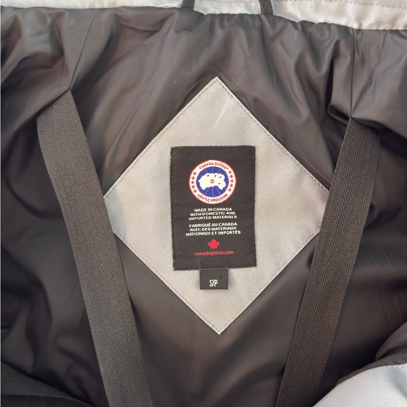 Women's Authentic Canada Goose Gray Bomber Jacket - Picture 8 of 10